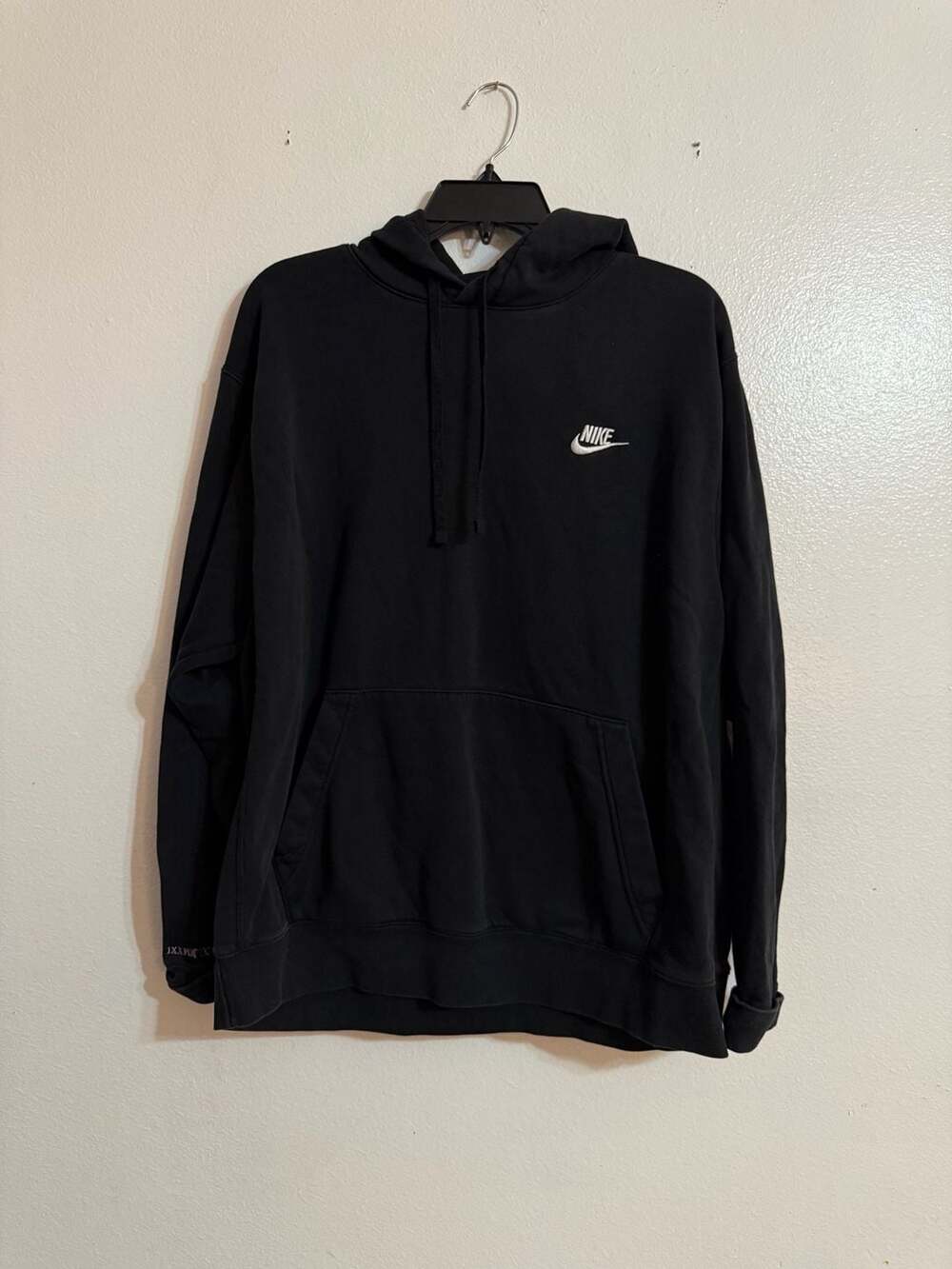 Nike Black Hoodie Essential Classic Roman Numeral Sleeve Embroidery Size XL Unis